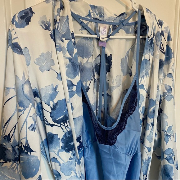 Blue Floral Gown set with Slip inside. LIKE NEW. - Picture 2 of 4